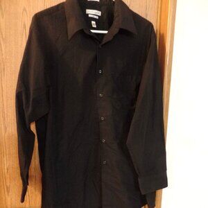 Van Heusen Men’s Black Button-Down Dress Shirt, Size 17.5 32/33